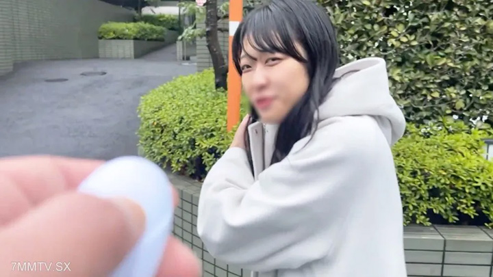 fc2-ppv-4661583-990分,直到22日!第一次拍攝-21歲的美麗胸排的女兒,帶有遠程振動器的可恥遊戲。她用敏感的貓很難暨