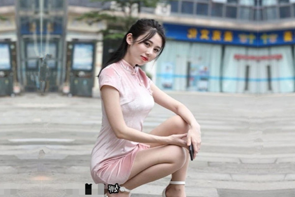 少 妇 收割机一晚两炮 骚 逼 们被干得 爽 歪 歪 视角完美专业