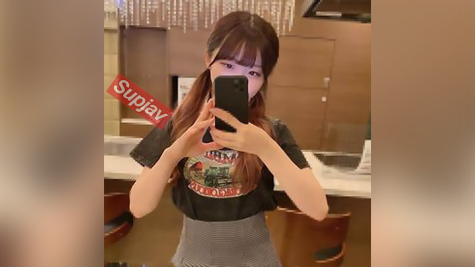 到明天为止皮肤白152cm痣和可爱的化妆品店员。打动男人心的表情动作真的很萌!用能接受全部欲望的天使进行性处理的幸福度太高了♡两情相悦预定FC2-PPV-3611004明日まで【#102】色白152c