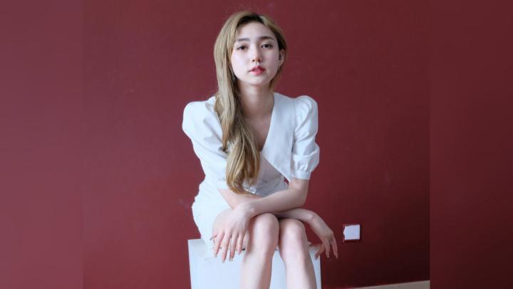 国模私拍,舞蹈生嫩模,【Sandy】,超美女神,展示一字马劈叉,清纯反差校花私密玉体